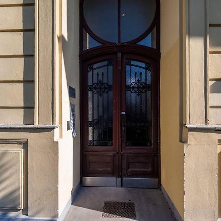 Ferienwohnung Cozy 1Br Duplex Near Center By Hm Wien Exterior foto
