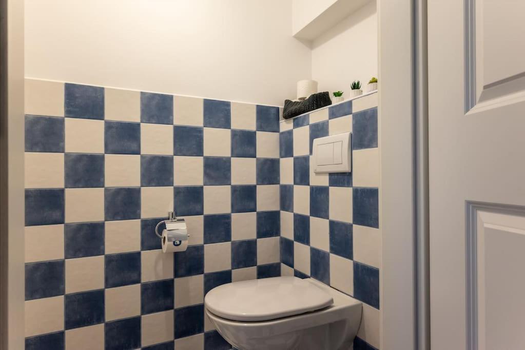 Ferienwohnung Cozy 1Br Duplex Near Center By Hm Wien Exterior foto