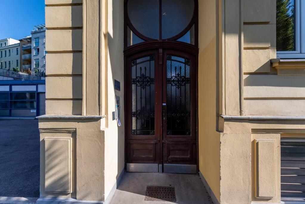 Ferienwohnung Cozy 1Br Duplex Near Center By Hm Wien Exterior foto
