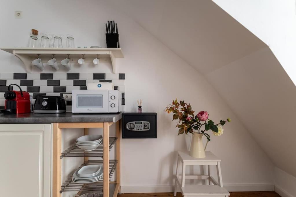 Ferienwohnung Cozy 1Br Duplex Near Center By Hm Wien Exterior foto