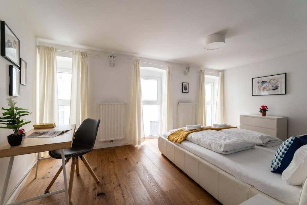 Ferienwohnung Cozy 1Br Duplex Near Center By Hm Wien Exterior foto